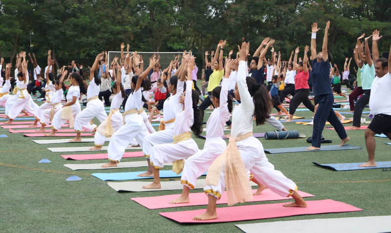 strengthening-bonds-through-yoga-parent-child-duos-celebrate-international-yoga-day-at-greenwood-high