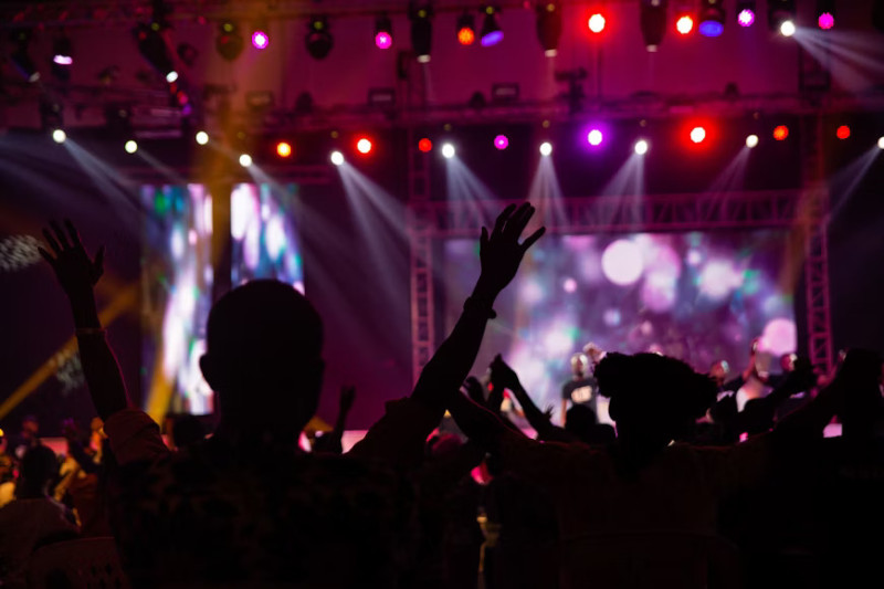 from-enrique-to-akon-concerts-drive-more-domestic-travel-to-mumbai-agoda-reports