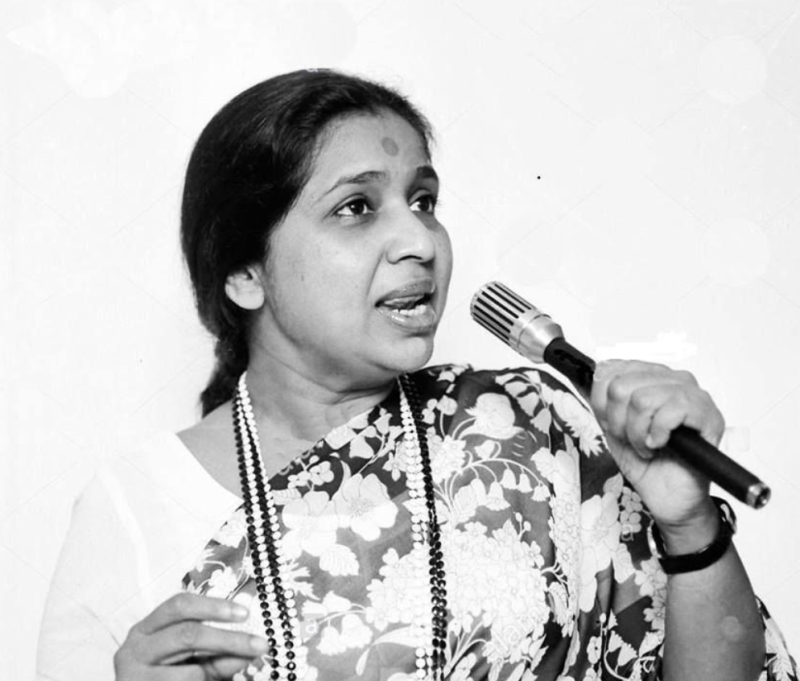 from-helens-cabaret-to-rekhas-ghazals-asha-bhosles-songs-that-gave-hindi-cinema-its-emotional-depth