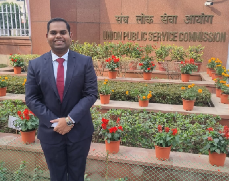 crack-academy-s-animesh-pradhan-clinches-air-2-in-upsc-the-academy-announces-scholarship-initiative-to-honour-the-toppers-late-mother