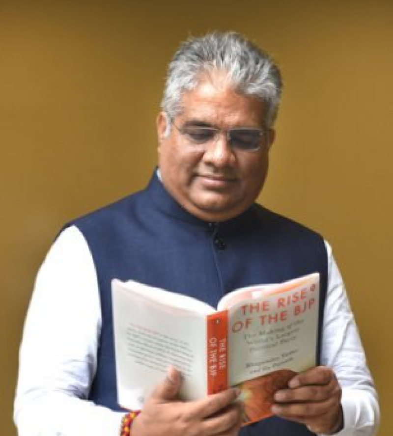 shri-bhupender-yadav-releases-the-status-report-of-snow-leopards-in-india