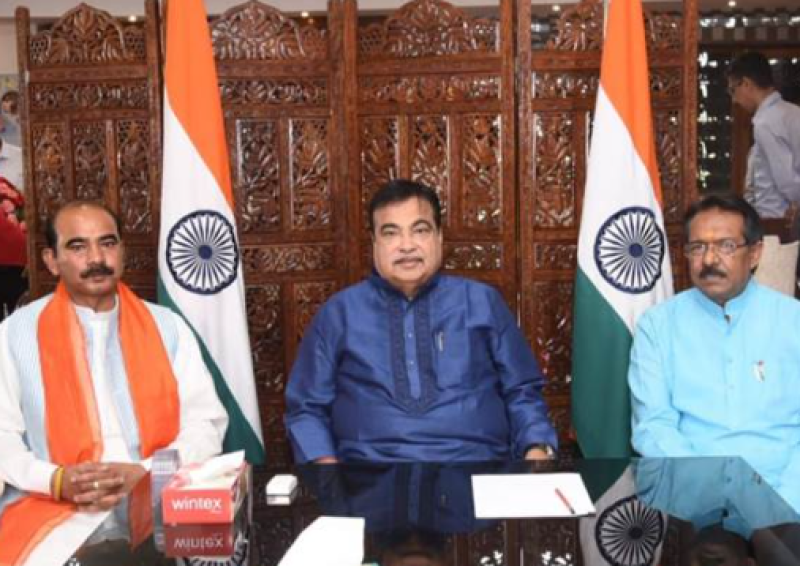 ajay-tamta-and-shri-harsh-malhotra-take-charge-as-ministers-of-state