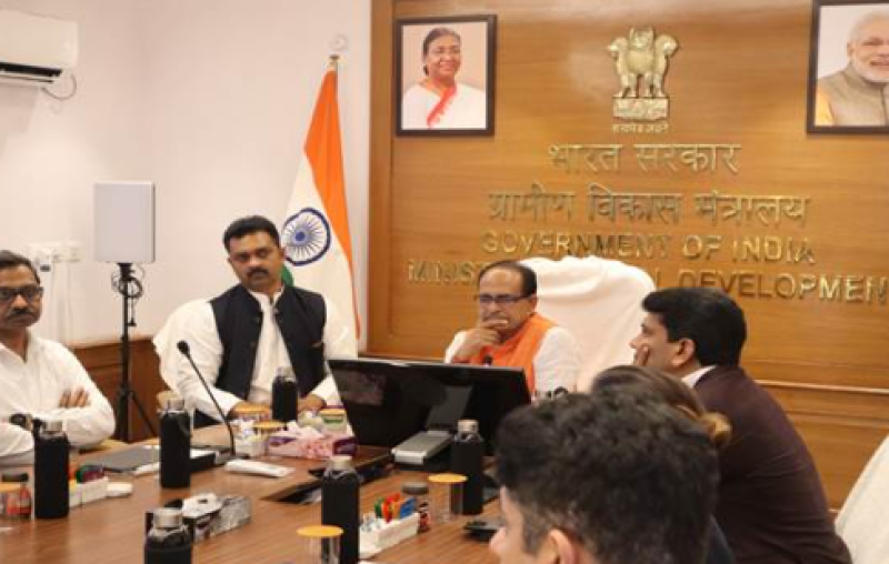 we-have-to-take-every-problem-seriously-and-if-there-is-a-need-to-change-the-rules-and-regulations-of-the-scheme-then-amendments-should-also-be-made-shivraj-singh-chouhan