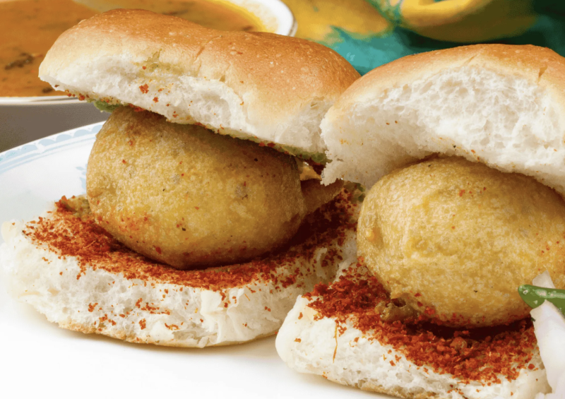 10 Must-Try Mumbai Foods Right Now (November–December 2025) decoding=