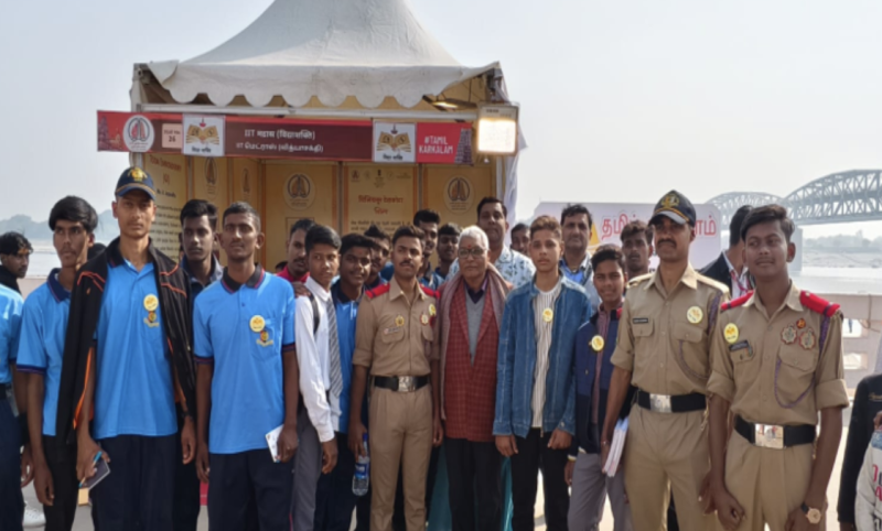 participants-learn-tamil-at-special-language-training-session-under-kashi-tamil-sangamam-40