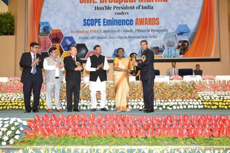shri-gurdeep-singh-cmd-ntpc-conferred-leadership-excellence-award-from-honble-president-of-india