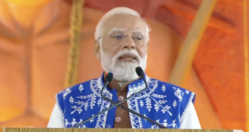pm-modi-inaugurates-projects-worth-9700-crore-in-gujarat-highlights-tribal-contribution-to-freedom-struggle
