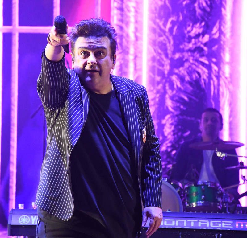 famous-singer-adnan-sami-mesmerizes-the-audience-at-live-concert-jazbaa-dilo-ko-dilon-se-jodne-ka-in-delhi