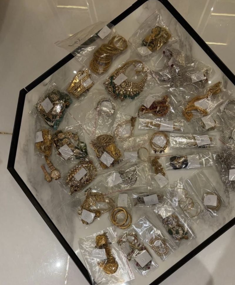 ed-raids-earth-infrastructures-in-money-laundering-probe-seizes-138-crore-in-cash-and-jewellery