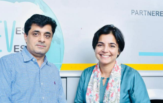 nuego-indias-leading-premium-electric-bus-brand-flags-off-worlds-first-all-women-intercity-bus