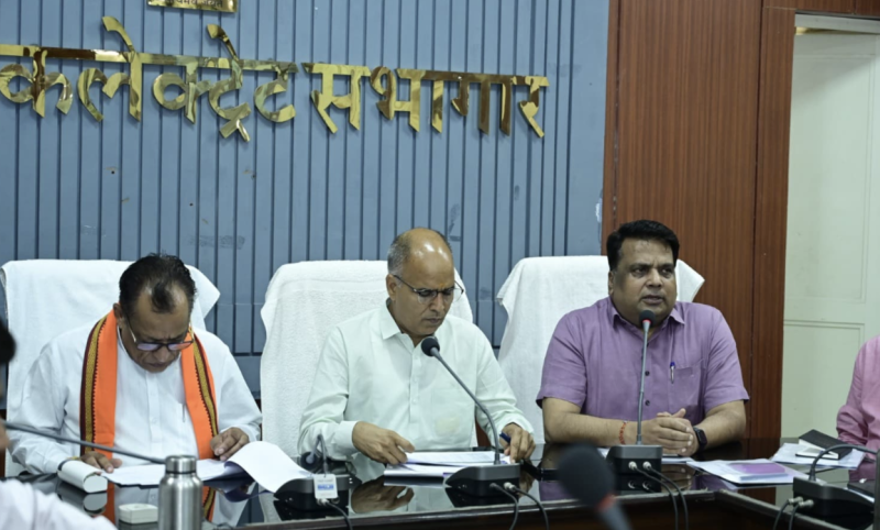 PHED Minister Reviews Drinking Water Situation in Pali District; Animal Husbandry Minister Issues Alert Mode Instructions for Summer decoding=