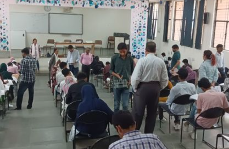 jmi-conducts-class-xi-entrance-test-vice-chancellor-visits-examination-centres