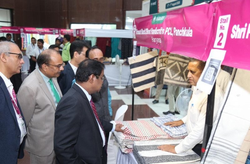 nabard-national-handloom-day-exhibition-cum-sale-weaves-heritage-and-opportunity-records-67-lakh-in-handloom-sales