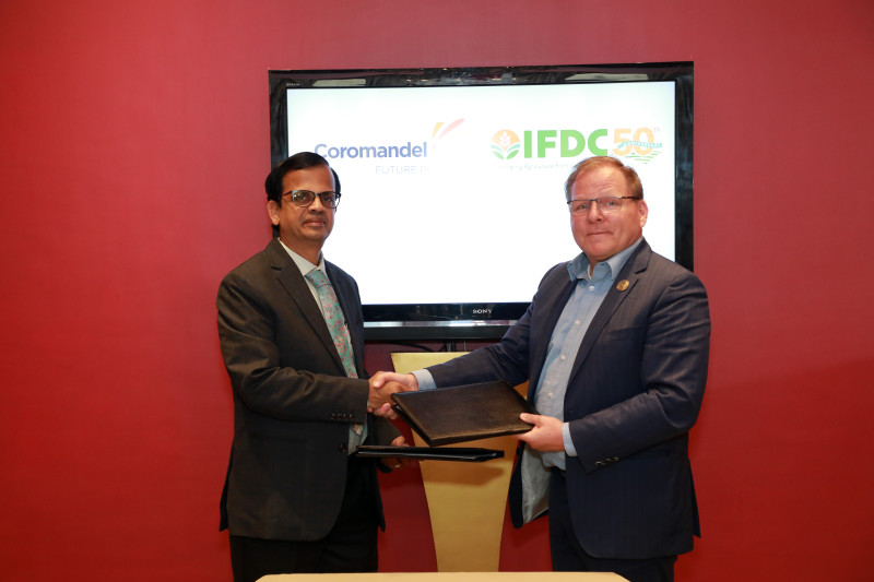 Coromandel International and International Fertilizer Development Center Partner to Advance Fertilizer Innovation and Sustainable Agriculture in India decoding=