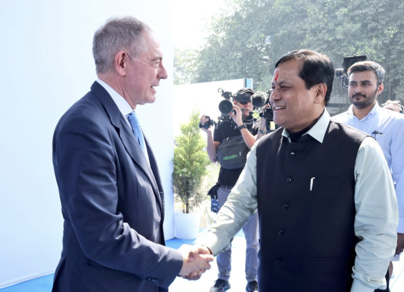 shipping-minister-shri-sonowal-visited-the-italian-naval-ship-amerigo-vespucci-the-model-village-of-italy-at-the-indira-dock-in-mumbai-port