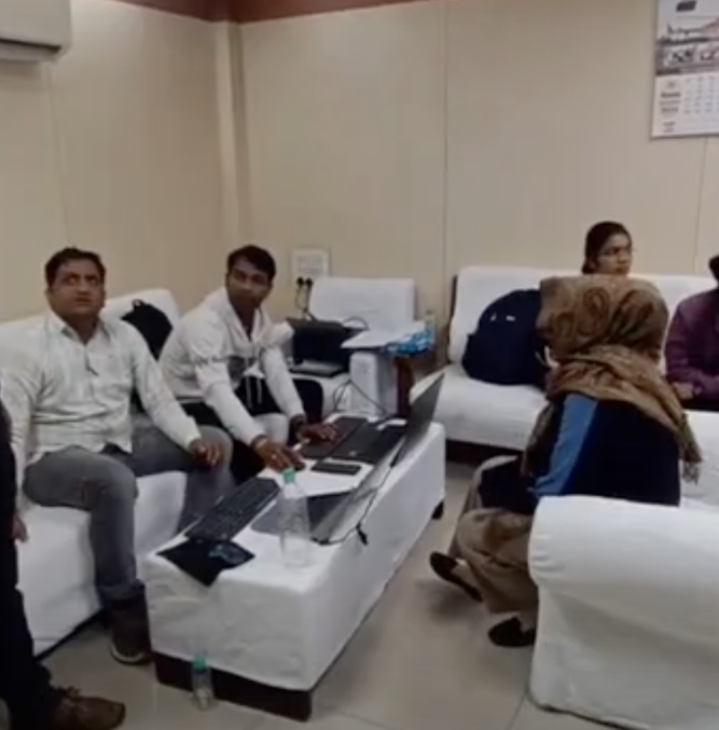 dewas-woman-head-constable-arrested-while-accepting-10000-bribe-lokayukta-team-catches-her-red-handed