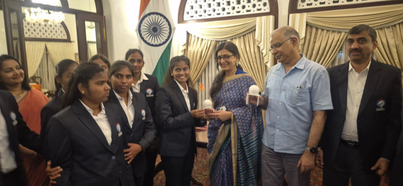 high-commissioner-of-india-to-sri-lanka-hosts-unbeaten-indian-visually-impaired-womens-cricket-team-in-colombo