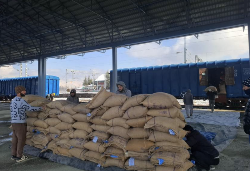 indian-railways-all-weather-connectivity-ensures-reliable-foodgrain-supply-to-kashmir-valley-cuts-freight-costs
