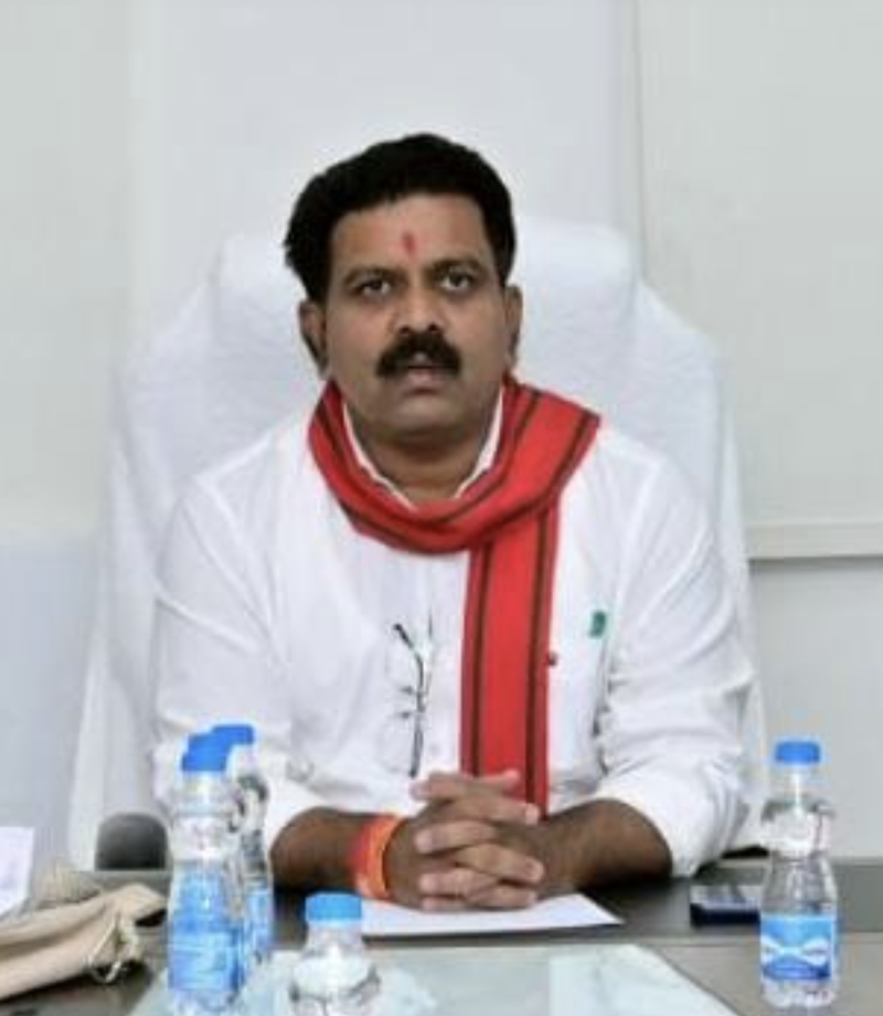 raipur-deputy-chief-minister-vijay-sharma-holds-meeting-with-all-departments-to-strengthen-implementation-of-pesa-act-rules