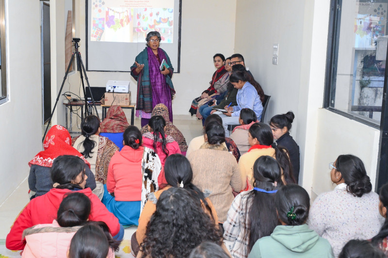 iit-kanpur-organizes-workshop-on-home-furnishing-to-empower-rural-women-entrepreneurs