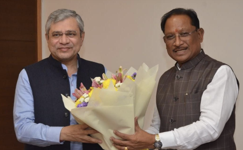 raipur-chief-minister-vishnu-deo-sai-meets-union-railway-minister-ashwini-vaishnaw