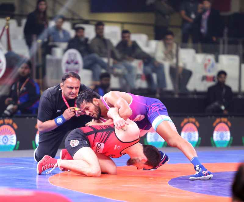 tiigers-of-mumbai-dangals-leads-3-2-against-punjab-royals-at-a-halfway-mark