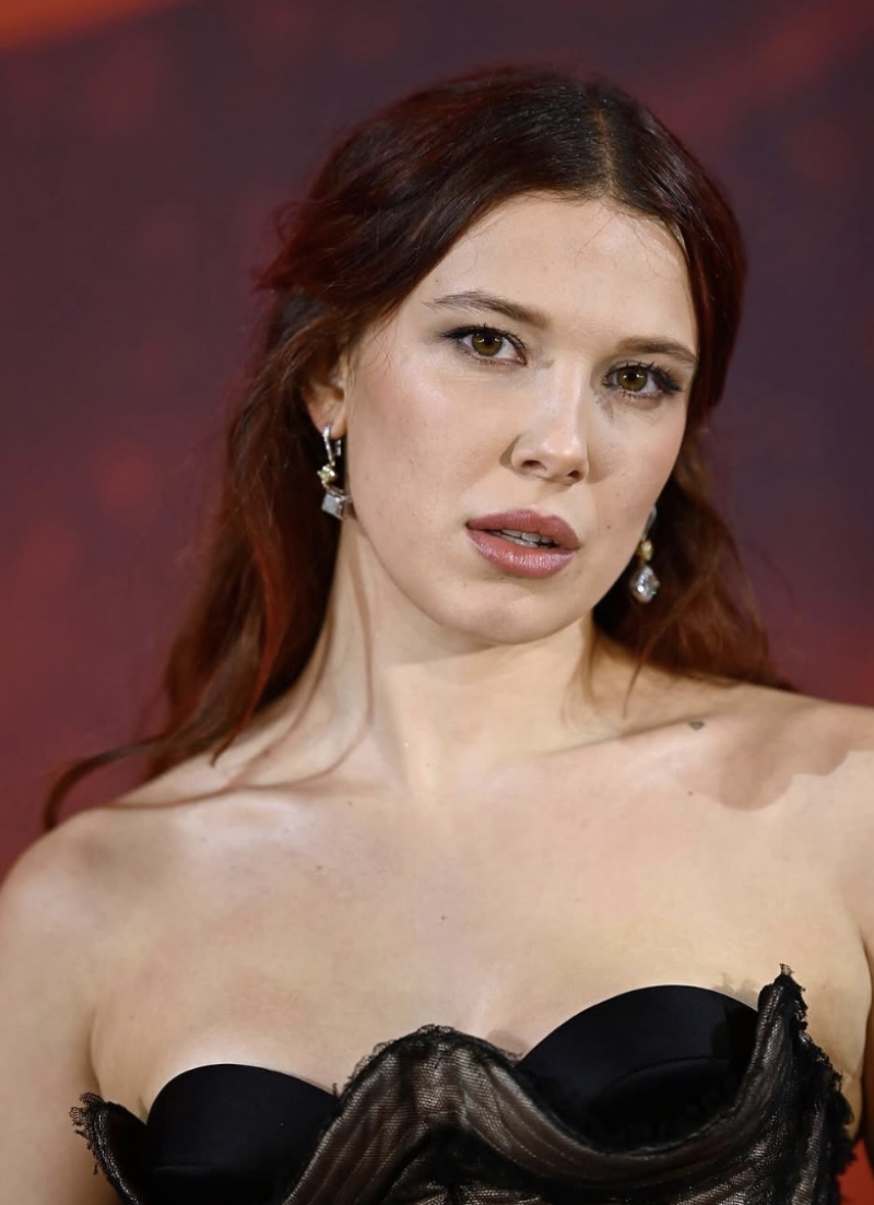 millie-bobby-browns-stand-at-the-stranger-things-season-5-premiere