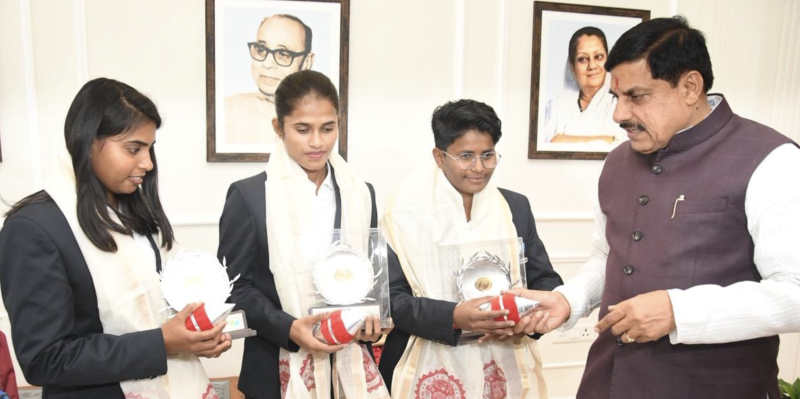 three-women-cricketers-from-the-state-to-receive-25-lakh-each-as-incentive-chief-minister-dr-yadav