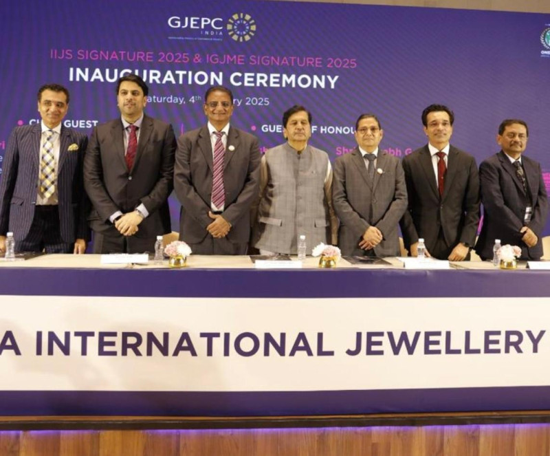 Mangal Prabhat Lodha Inaugurates IIJS Signature 2025; Advocates Collaboration Between GJEPC and Maharashtra Govt. for Skill Development and Growth decoding=