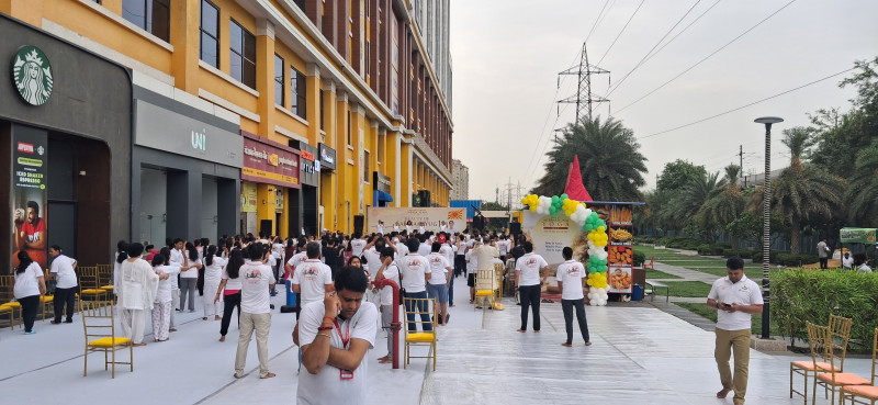 spectrummetro-celebrates-international-yoga-day-fathers-day-with-an-energetic-morning-of-wellness-and-togetherness