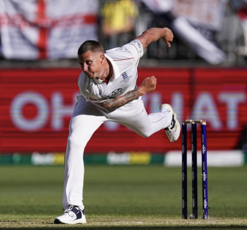 brydon-carse-sparks-australias-dramatic-collapse-in-thrilling-ashes-fourth-test-chase