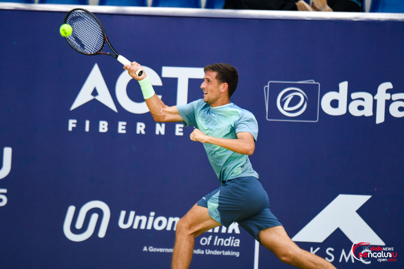 qualifier-hynek-barton-causes-major-upset-knocks-out-friend-top-seed-vit-kopriva-from-2025-dafanews-bengaluru-open