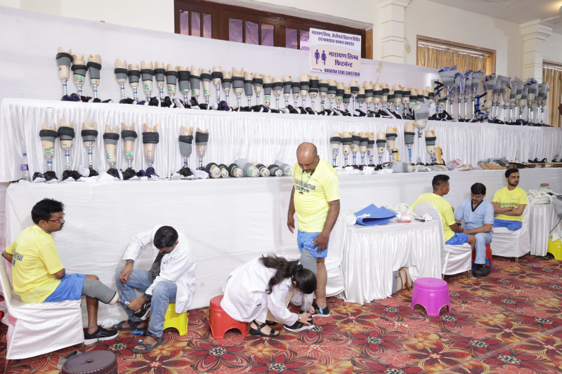 Narayan Seva Sansthan Restores Mobility to 104 Divyangjans with 154 Free Artificial Limb Fitments in Mumbai decoding=