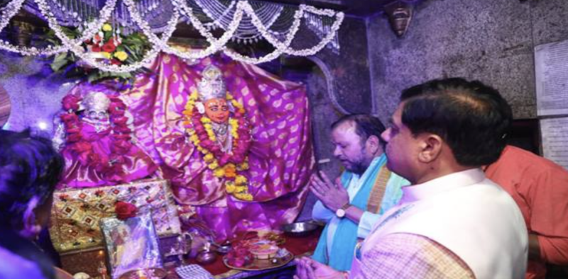 cm-dr-yadav-performs-worship-at-amka-jhamka-temple-in-amjhera