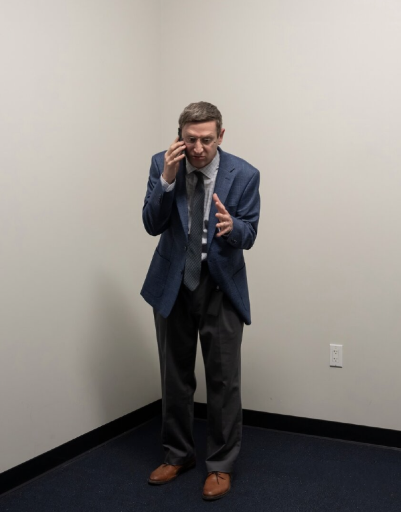 tim-robinsons-the-chair-company-premieres-to-hbo-acclaim-sketch-comedy-revives-absurd-humor-wave