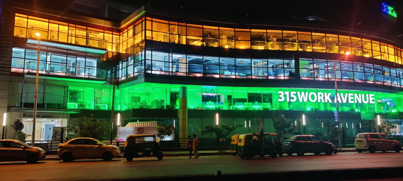 315work-avenue-showcases-patriotic-spirit-with-tricolour-illumination-for-independence-day