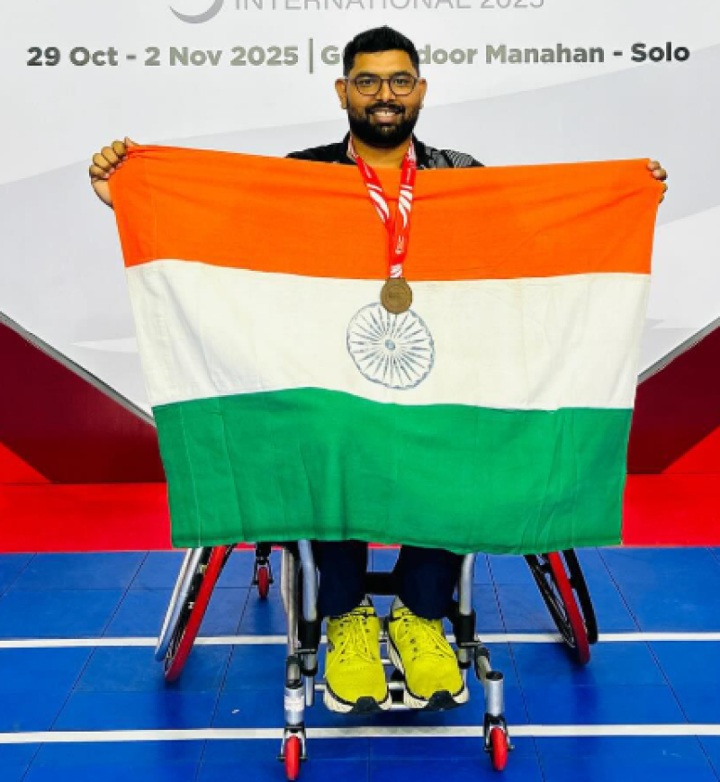 jmis-phd-scholar-wins-bronze-medal-at-the-indonesia-para-badminton-international-2025-level-1