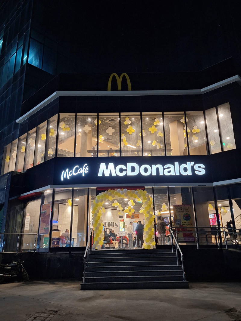 sundream-group-opens-a-massive-9000-sq-ft-mcdonalds-outlet-at-anthurium-noida