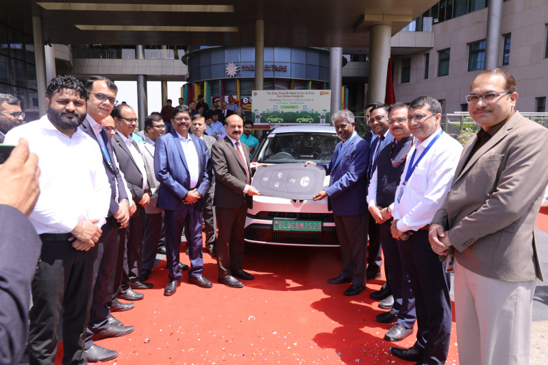 punjab-national-bank-drives-sustainable-mobility-with-induction-of-tata-ev-fleet