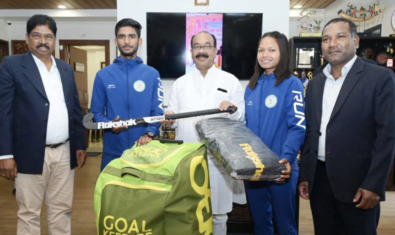 raipur-deputy-chief-minister-arun-sao-distributes-hockey-kits-to-players-selected-for-performance-assessment-at-national-centre-of-excellence