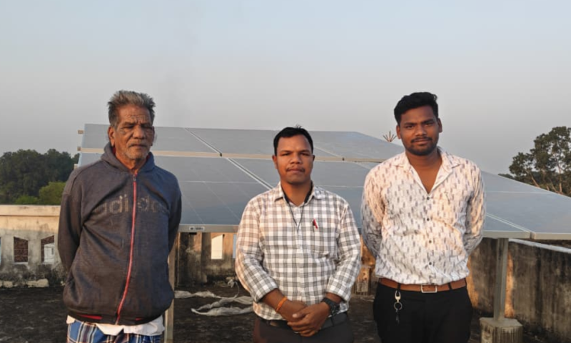 Raipur: Dhelu Das’s Home Lights Up with Solar Power, Electricity Bill Reduced by 80% decoding=