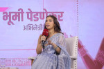 devendra-fadnavis-bhumi-pednekar-supriya-sule-pankaja-munde-ritu-tawade-and-women-trailblazers-unite-at-ndtv-marathi-manch-unstoppable-maharashtra