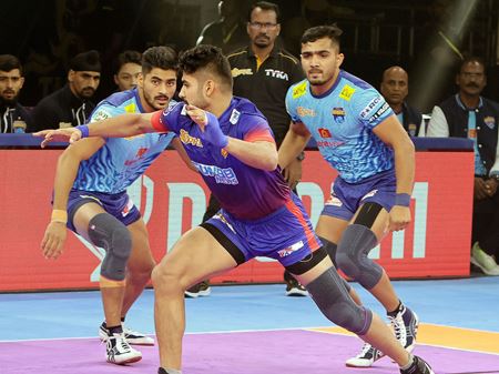 naveen-surpasses-1000-raid-points-as-dabang-delhi-kc-register-convincing-victory