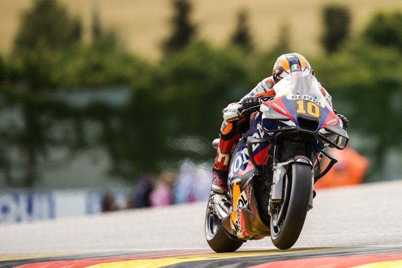 marini-leads-the-hondas-home-in-german-gp-sprint
