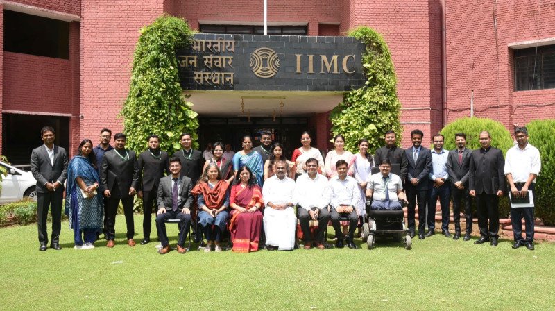 iis-officers-will-play-a-key-role-as-communicators-to-ensure-the-success-of-viksit-bharat-2047-dr-murugan