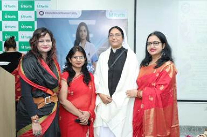 nari-tejaswini-samman-samaroh-organized-at-fortis-hospital-jaipur-on-international-womens-day