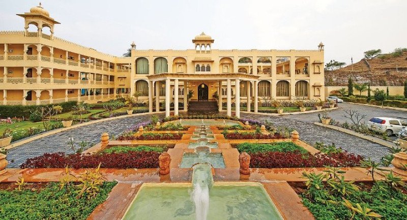 club-mahindra-udaipur-resort-live-like-royalty-amidst-the-majestic-aravalli-hills