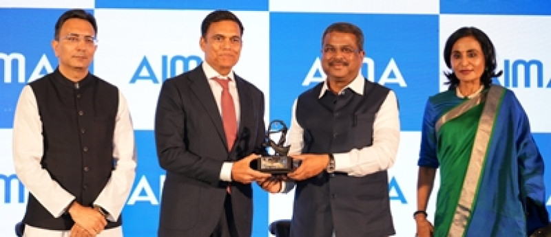 jsw-group-chairman-sajjan-jindal-receives-business-leader-of-the-decade-award-at-aima-managing-india-awards