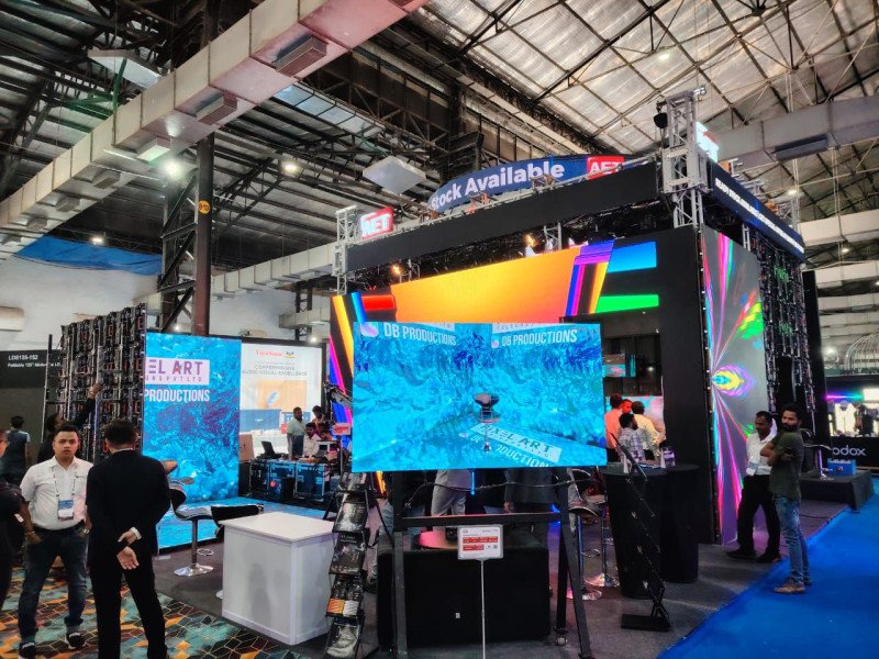 aet-displays-steals-the-show-with-future-ready-rental-series-and-xr-screens-at-palm-expo-2024