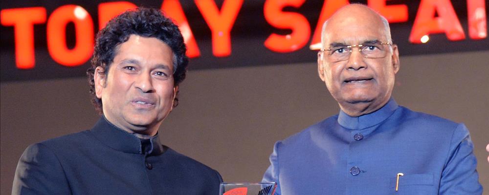 president-presents-most-effective-swachchta-ambassador-award-to-sachin-tendulkar